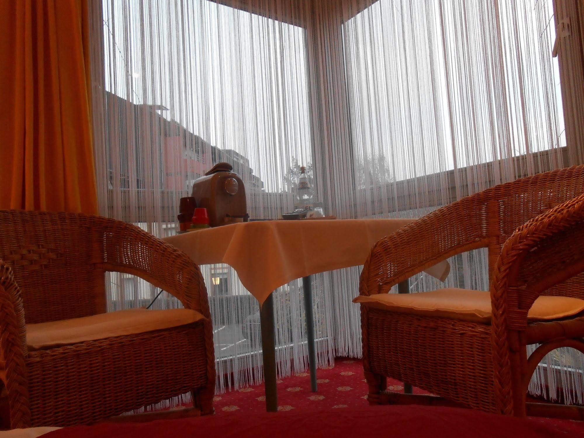 Muehlenthalers Park Hotel Konz Bagian luar foto